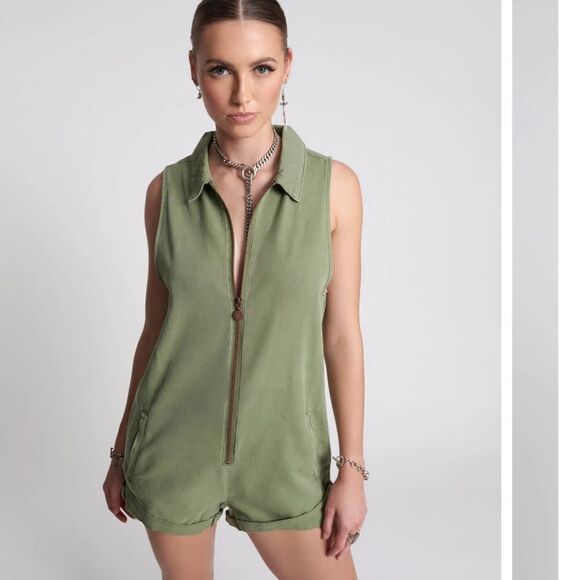 One Teaspoon Super Khaki Braxton Romper New XS - Picture 1 of 10